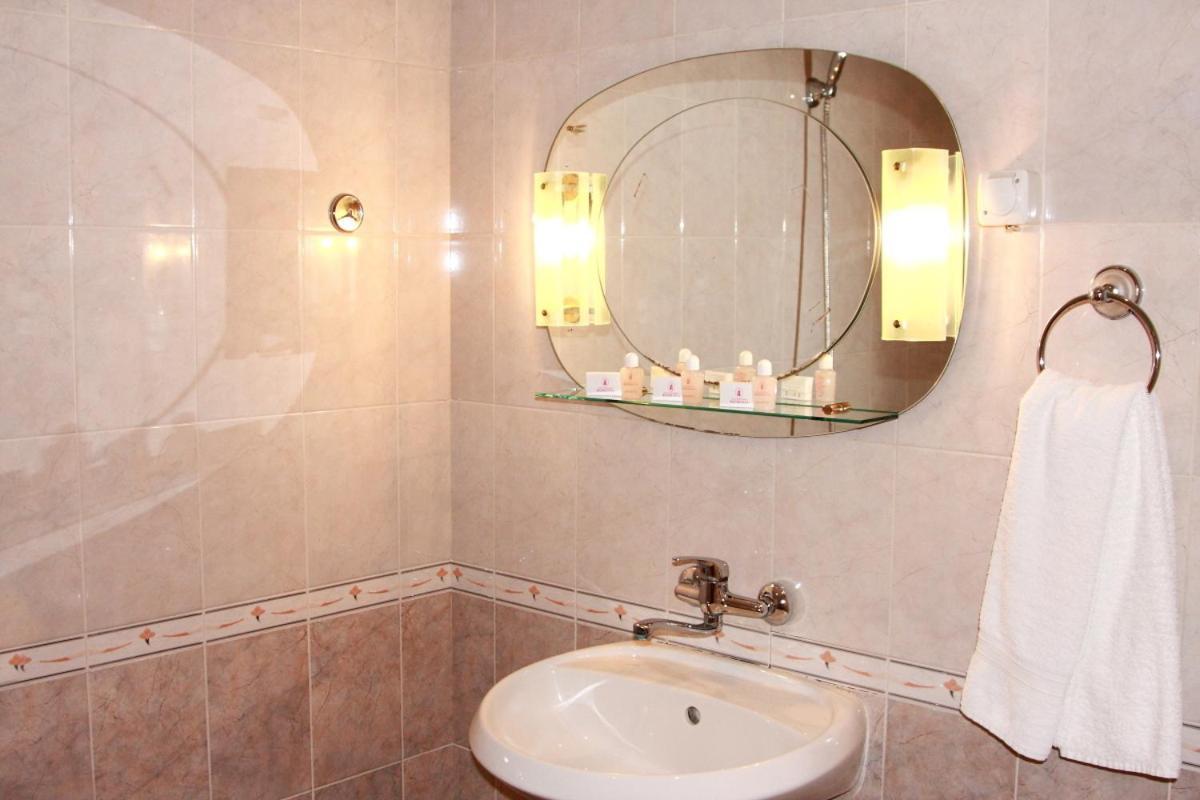 Family Hotel Residence Добрич Экстерьер фото