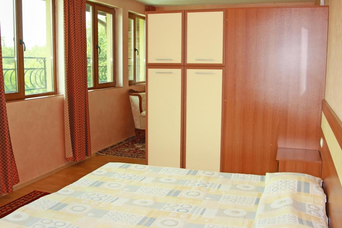 Family Hotel Residence Добрич Экстерьер фото