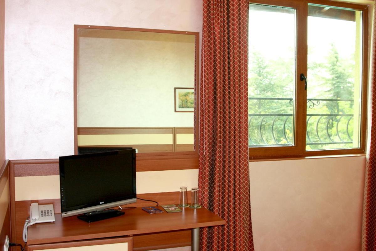 Family Hotel Residence Добрич Экстерьер фото